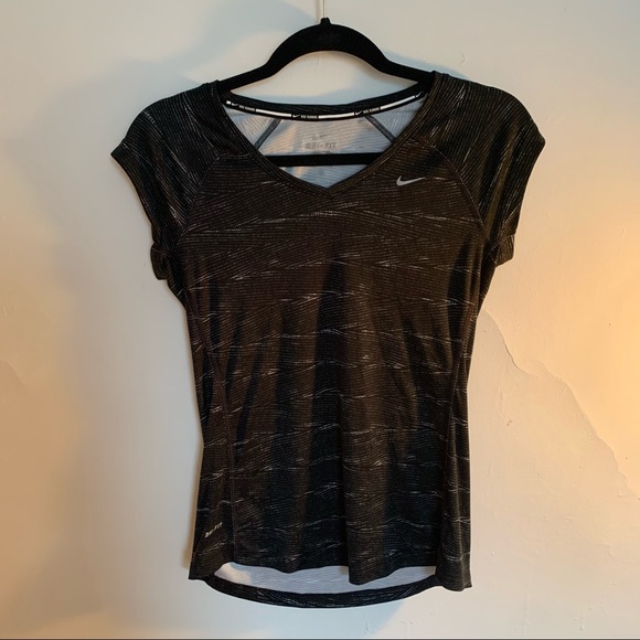 Nike Athletic t-shirt - Picture 1 of 5